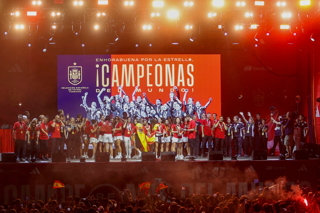 La Selección se da un baño de gloria en Madrid para celebrar el Mundial La Selección se da un baño de gloria en Madrid para celebrar el Mundial
