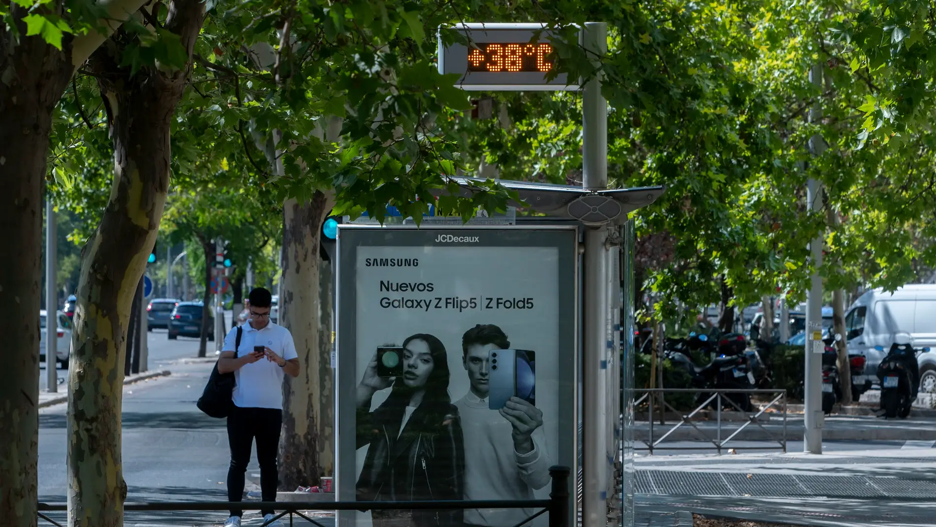 El termómetro de una parada de autobús marca 38 º C, a 21 de agosto de 2023, en Madrid (España).