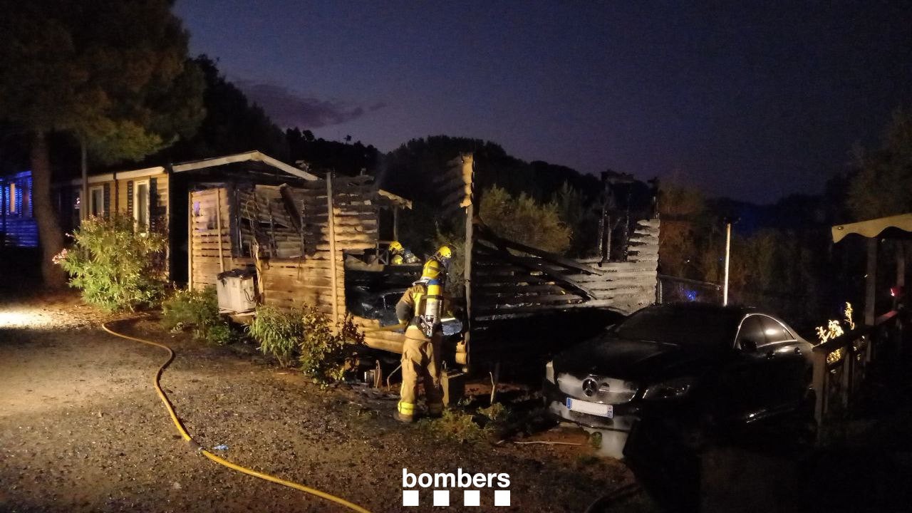 Muere una niña en el incendio de un bungaló en un camping de Montblanc Muere una niña en el incendio de un bungaló en un camping de Montblanc