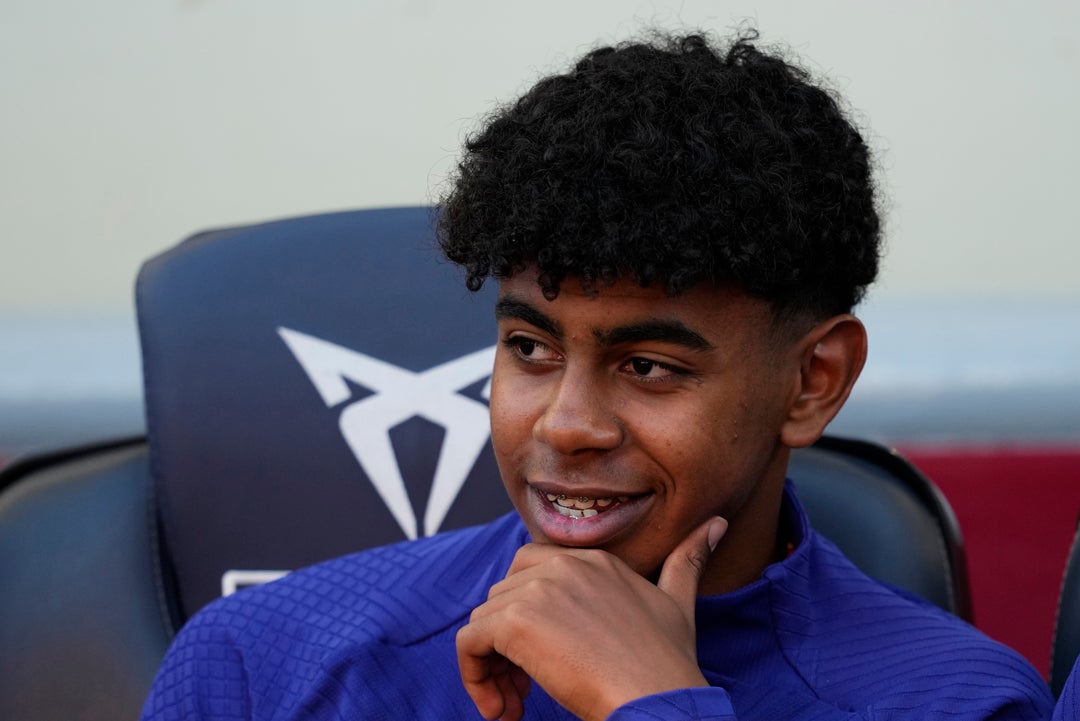 Lamine Yamal se reúne con emisarios de la RFEF con la convocatoria de la absoluta en el horizonte Lamine Yamal se reúne con emisarios de la RFEF con la convocatoria de la absoluta en el horizonte
