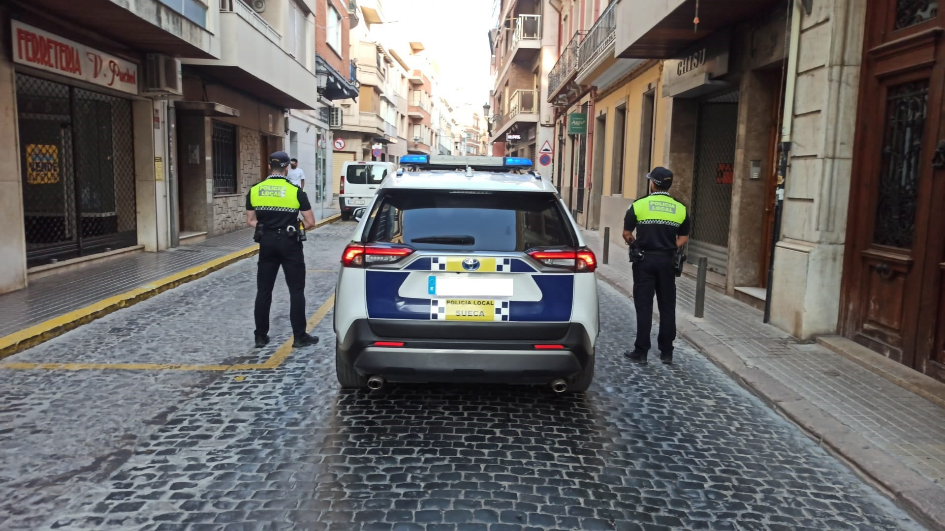 La rápida intervención de la Policía Local de Sueca evita que una persona se autolesionara La rápida intervención de la Policía Local de Sueca evita que una persona se autolesionara