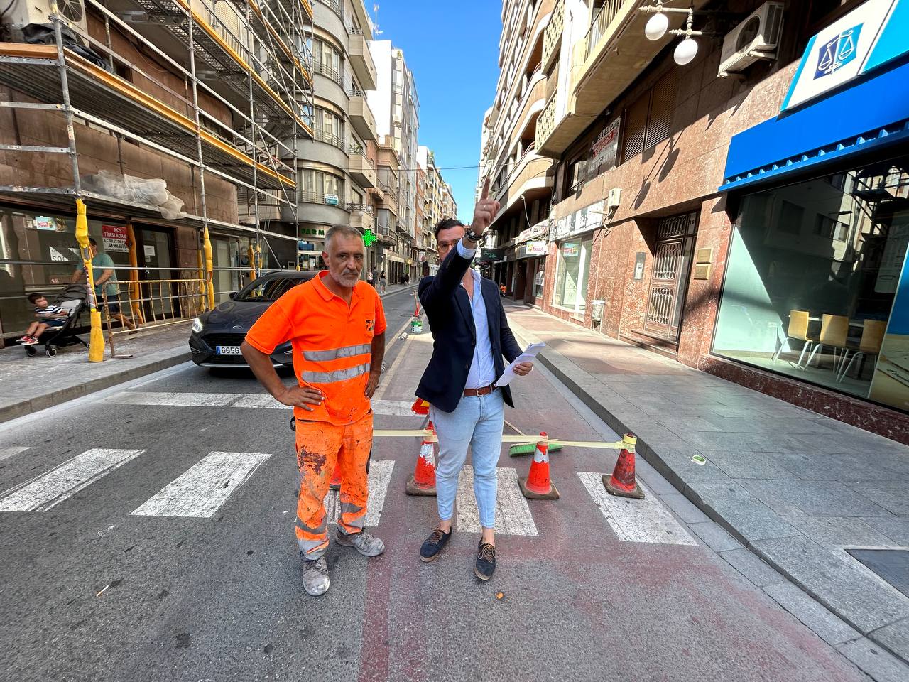 “Las ciclocalles tendrán señalética vertical y horizontal, pero no afectarán a las plazas de aparcamiento" “Las ciclocalles tendrán señalética vertical y horizontal, pero no afectarán a las plazas de aparcamiento"