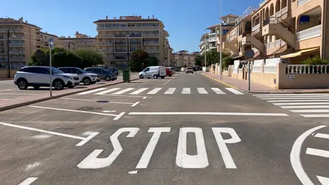 Torrevieja ejecuta casi el 70% de el repintado de las marcas viales en todo el termino viales