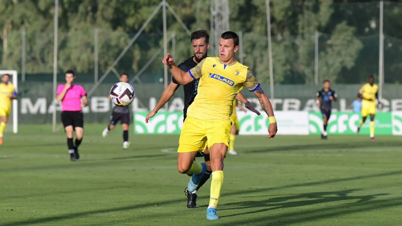 El Elche pide al Cádiz la cesión del delantero Milutin Osmajic