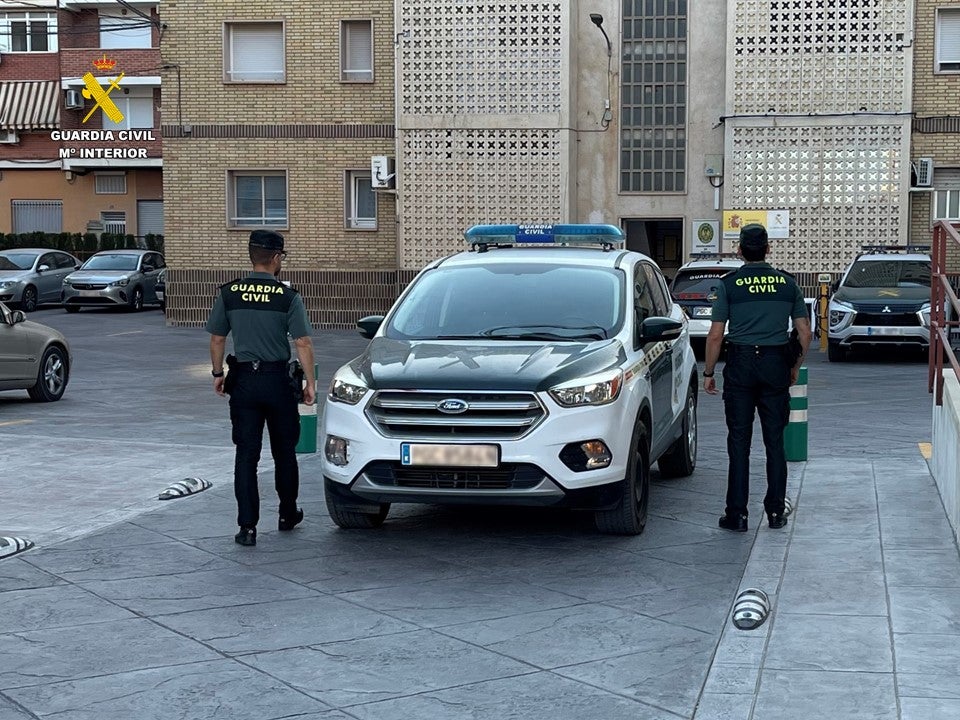 Detenidas dos personas en el Alto Vinalopó por el robo de cobre, gasoil y herramientas que ascendía a 48.000 euros Detenidas dos personas en el Alto Vinalopó por el robo de cobre, gasoil y herramientas que ascendía a 48.000 euros