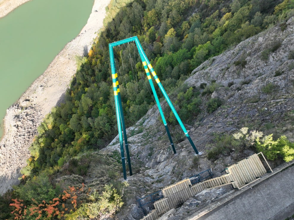 El "columpio extremo" de Hoz de Jaca, ya en funcionamiento El "columpio extremo" de Hoz de Jaca, ya en funcionamiento