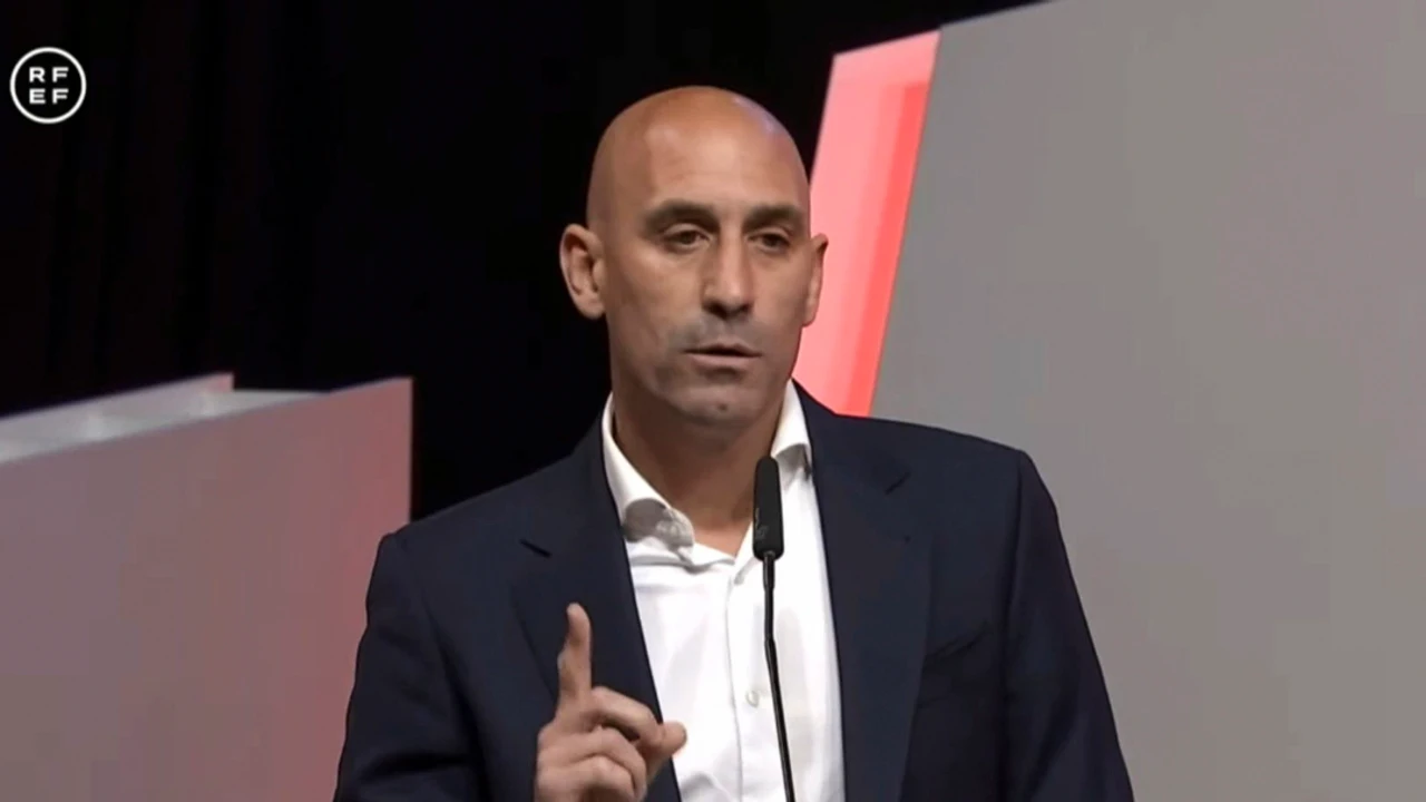 El presidente de la Real Federación Española de Fútbol, Luis Rubiales, durante su intervención en la Asamblea General de la RFEF