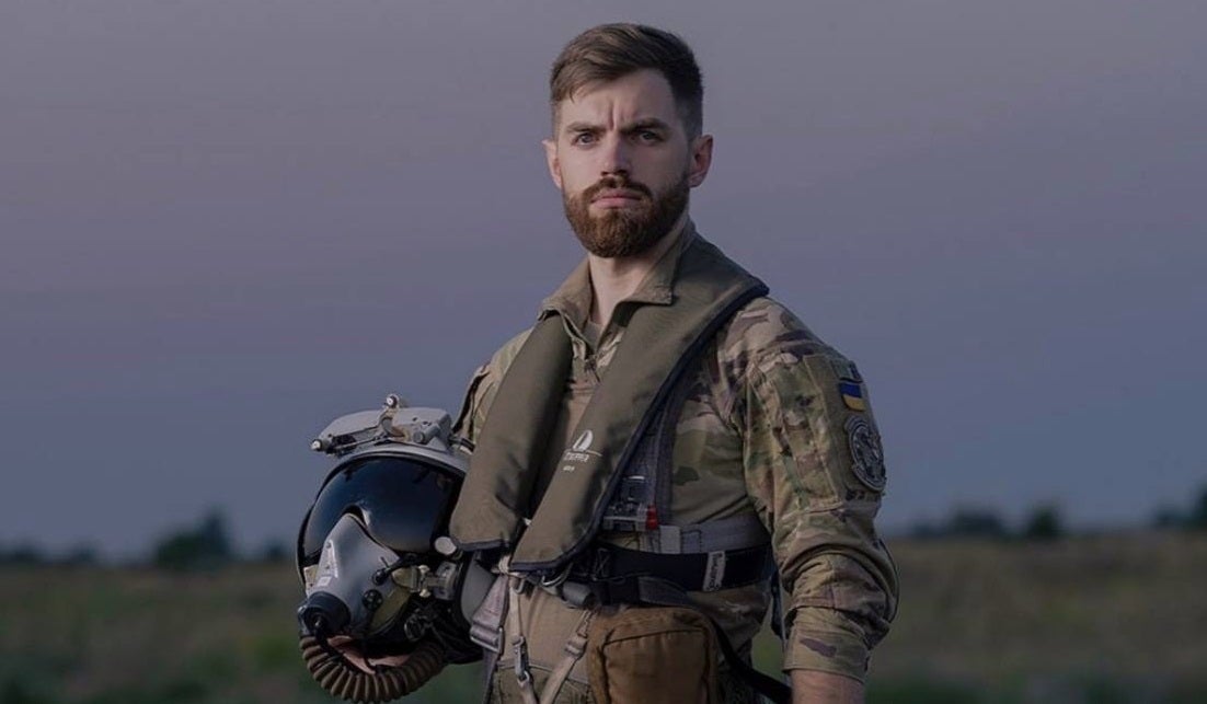 Ucrania confirma la muerte de tres pilotos de combate tras una colisión en vuelo durante maniobras en Yitomir Ucrania confirma la muerte de tres pilotos de combate tras una colisión en vuelo durante maniobras en Yitomir