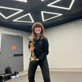 Blanca Romero con la copa de campeonas del mundo Blanca Romero con la copa de campeonas del mundo
