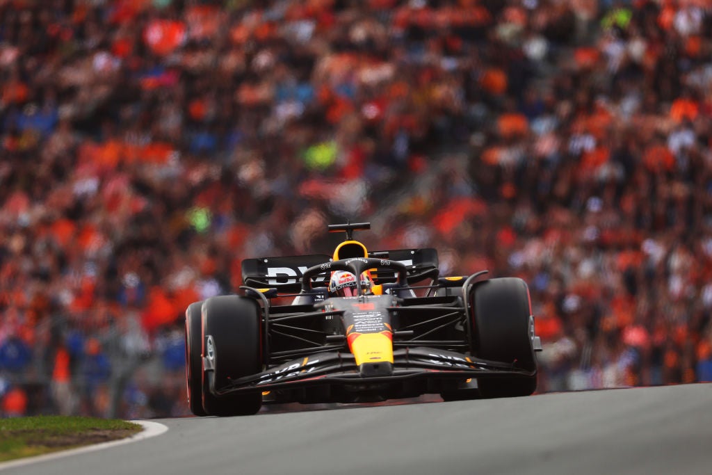 Verstappen reina en casa ante un Alonso que vuelve al podio Verstappen reina en casa ante un Alonso que vuelve al podio