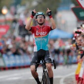 Lorentz se lleva otra etapa lluviosa y Piccolo se pone líder de La Vuelta