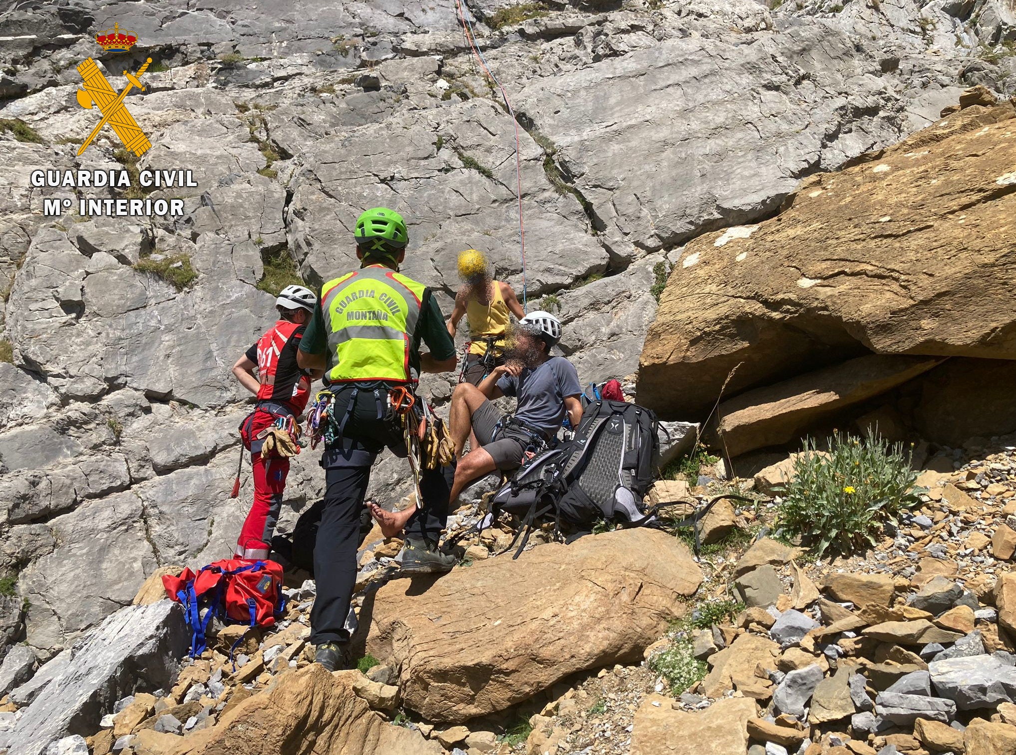 Cuatro personas rescatadas en las montañas altoaragonesas Cuatro personas rescatadas en las montañas altoaragonesas