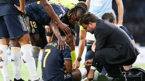 Vinicius estará al menos un mes de baja tras su lesión en Balaidos Vinicius estará al menos un mes de baja tras su lesión en Balaidos