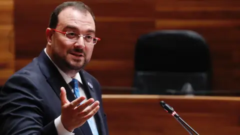 Barbón advierte que no se reunirá con nadie del PP para hablar de la investidura Barbón advierte que no se reunirá con nadie del PP para hablar de la investidura