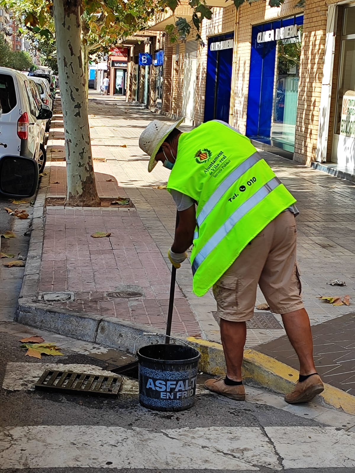 Servicios Públicos limpia los imbornales del casco urbano en el Plan de prevención de inundaciones Servicios Públicos limpia los imbornales del casco urbano en el Plan de prevención de inundaciones