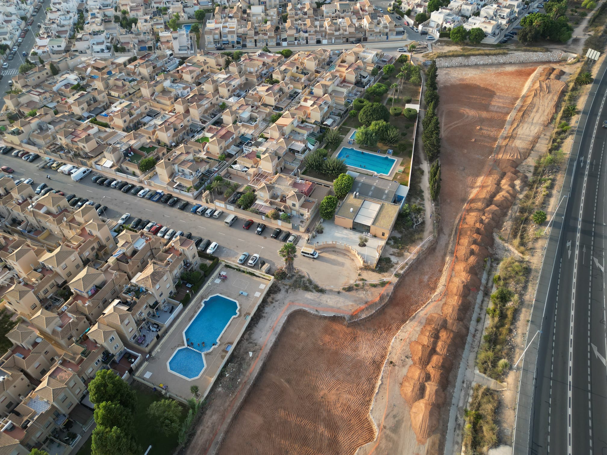 Las obras de la balsa de laminación de aguas pluviales en Doña Inés estarán acabadas antes de fin de año Las obras de la balsa de laminación de aguas pluviales en Doña Inés estarán acabadas antes de fin de año