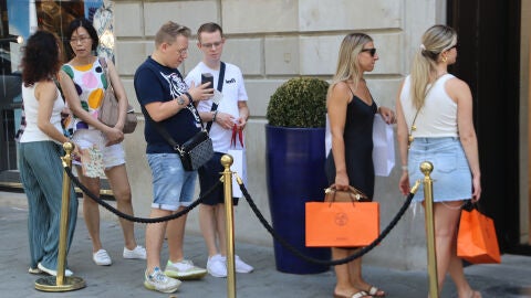 Les botigues de luxe son les que reben m&eacute;s compradors