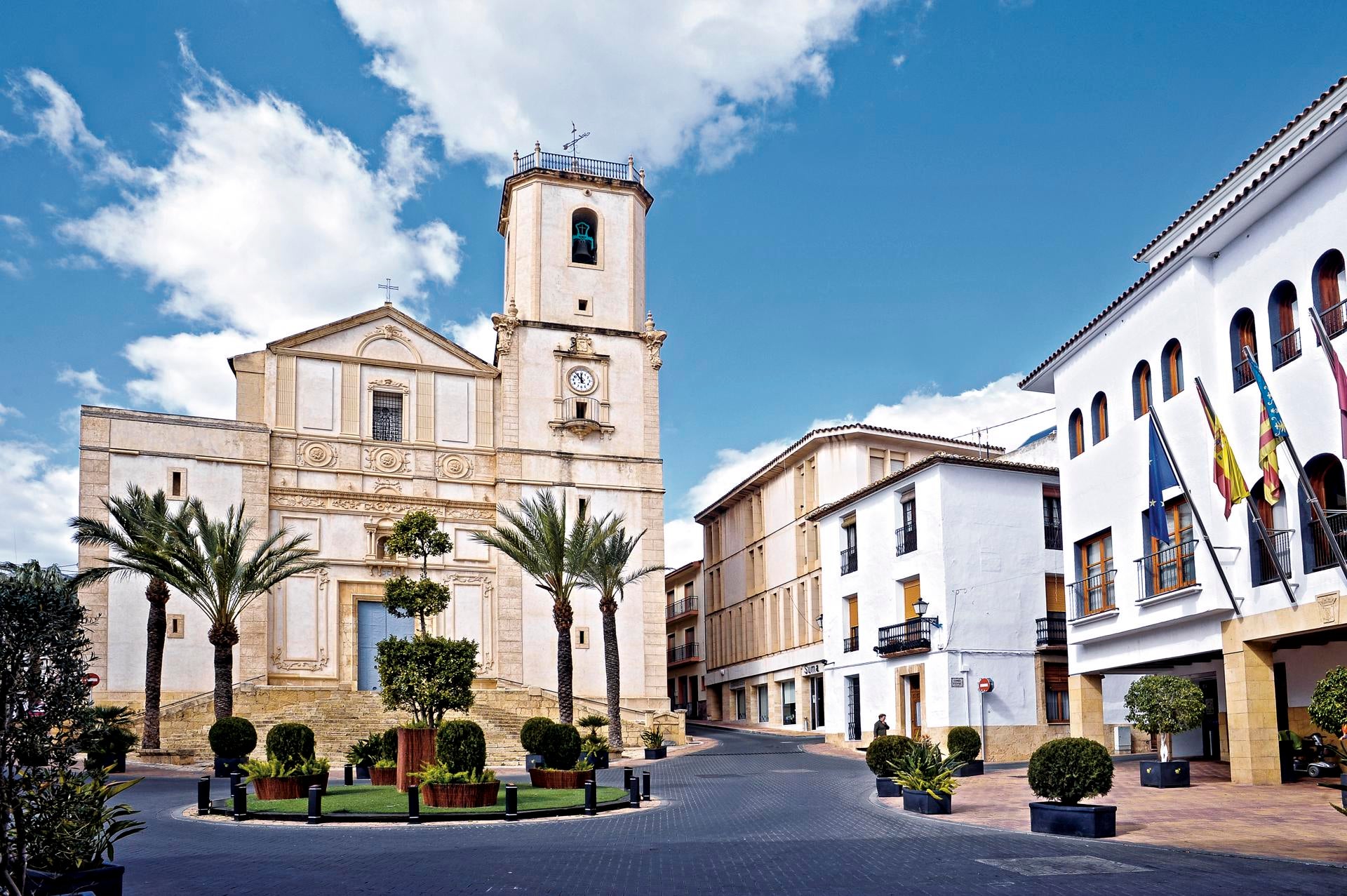 La Nucía y Calpe arrancan las campañas del Bono Consumo para el inicio del curso mientras Benidorm no la retrasa a Navidad La Nucía y Calpe arrancan las campañas del Bono Consumo para el inicio del curso mientras Benidorm no la retrasa a Navidad