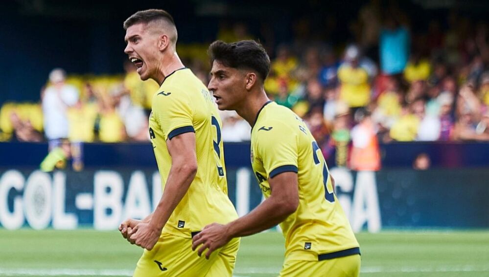 Foyth celebra el gol ante el Barcelona