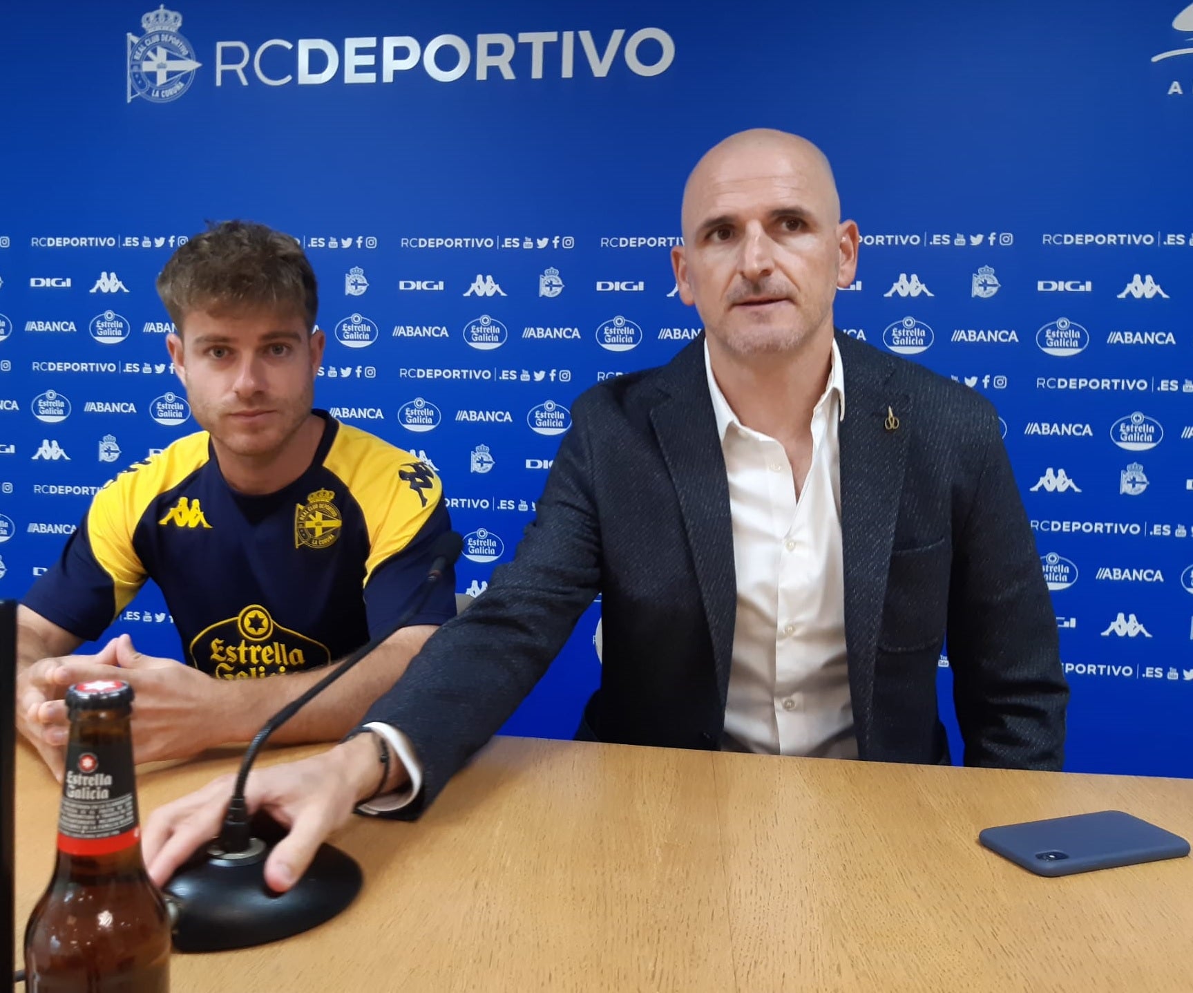 Soriano: Zalazar buscando equipo, Retuerta se puede quedar, interesan Pina, Salva Sevilla o Hugo Rama, y Mella ... ¡Destrozó la puerta! Soriano: Zalazar buscando equipo, Retuerta se puede quedar, interesan Pina, Salva Sevilla o Hugo Rama, y Mella ... ¡Destrozó la puerta!