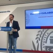 El edil de Servicios Públicos, José Claudio Guilabert, anunciando la creación de una oficina de trasformación energética.