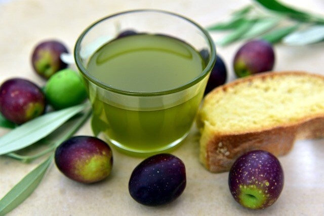 El precio del aceite, en máximos históricos: sube 15,4% en julio y el litro alcanza los 9,42 euros El precio del aceite, en máximos históricos: sube 15,4% en julio y el litro alcanza los 9,42 euros