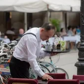 FALTA DE CAMAREROS FALTA DE CAMAREROS