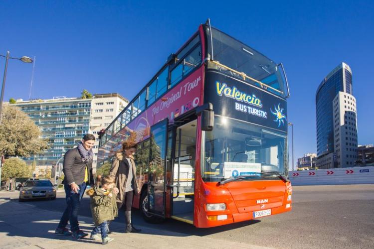 El PP renueva la concesión del Bus Turístic al empresario condenado por sobornar a Alfonso Grau El PP renueva la concesión del Bus Turístic al empresario condenado por sobornar a Alfonso Grau