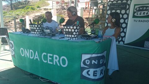 Invitados en el set de radio de Onda Cero