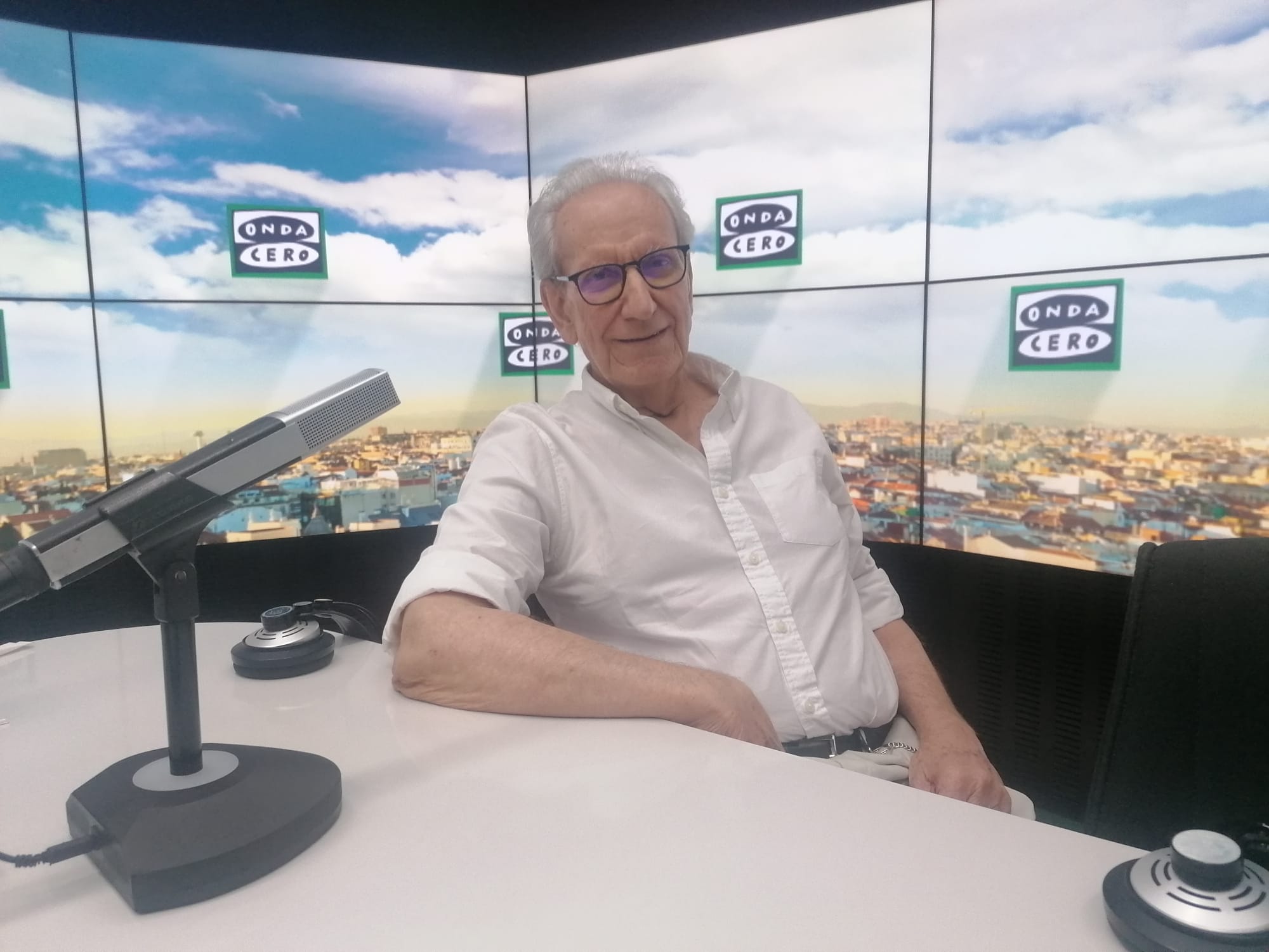 Jaime Chávarri: "La poesía es el origen de la ficción" Jaime Chávarri: "La poesía es el origen de la ficción"