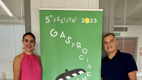 La concejala de Cultura Nayma Beldjilali y el director del Festival de Cine, Vicente Seva La concejala de Cultura Nayma Beldjilali y el director del Festival de Cine, Vicente Seva