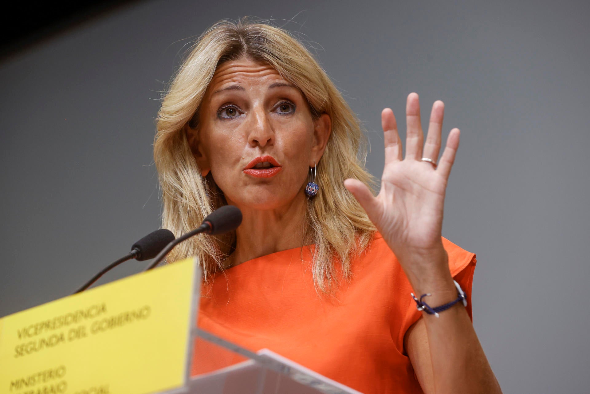 Sumar envía un escrito al PP para que desista del intento de investidura de Feijóo Sumar envía un escrito al PP para que desista del intento de investidura de Feijóo