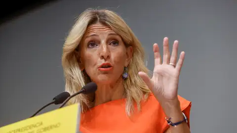 La líder de Sumar, Yolanda Díaz Sumar envía un escrito al PP para que desista del intento de investidura de Feijóo
