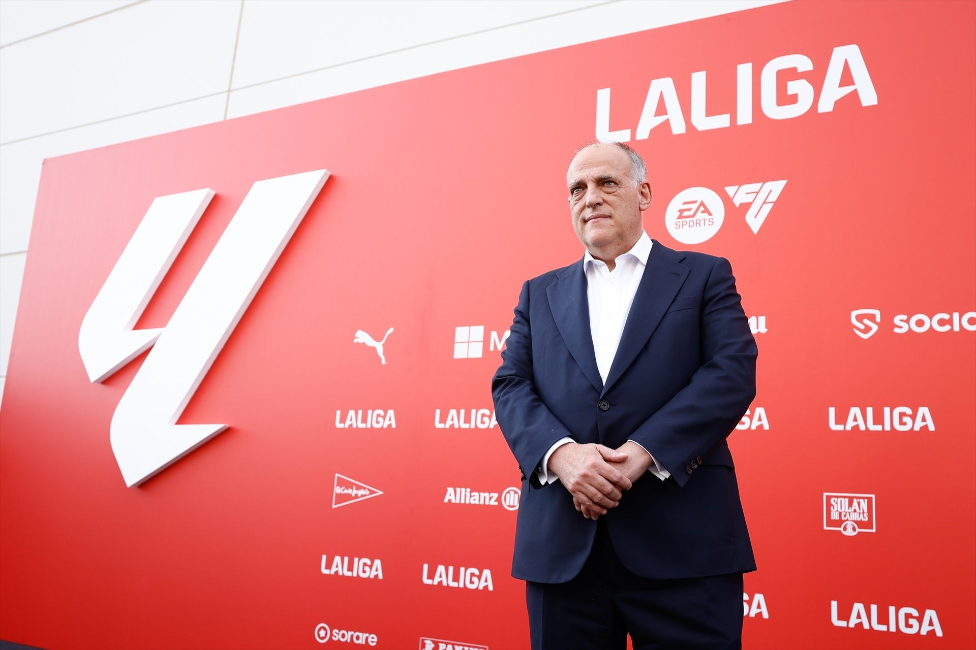 El Barça disminuye en más de 100 millones de euros el límite de coste de su plantilla El Barça disminuye en más de 100 millones de euros el límite de coste de su plantilla