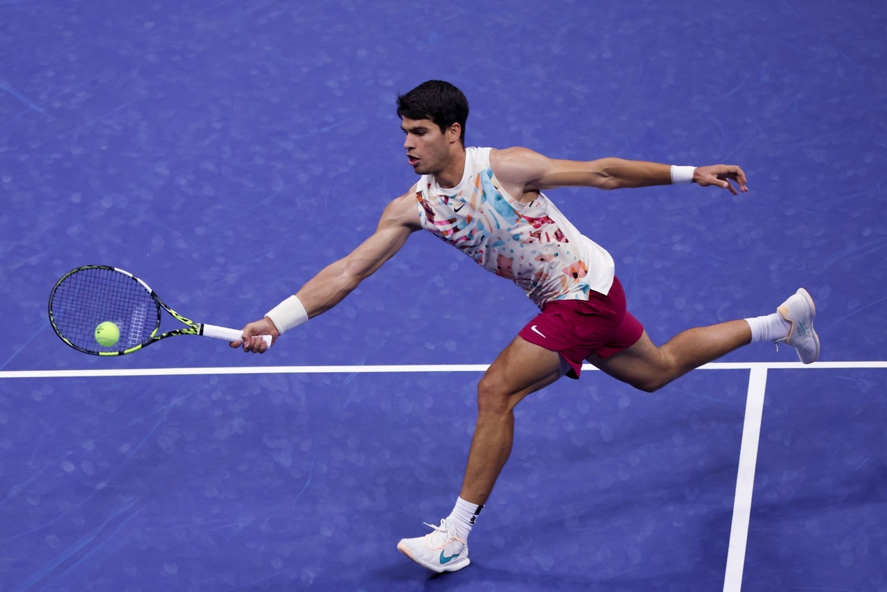 Alcaraz avanza a tercera ronda sin turbulencias Alcaraz avanza a tercera ronda sin turbulencias