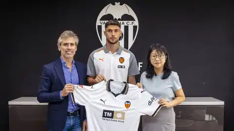 YaremChuk, delantero del Valencia CF YaremChuk, delantero del Valencia CF
