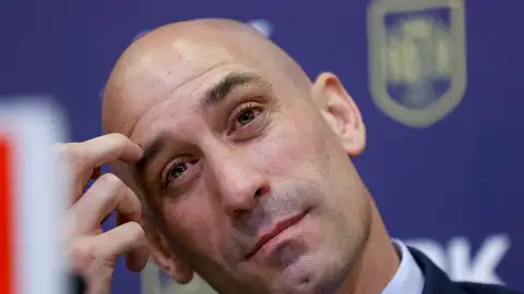 El TAD deja en falta grave el expediente de Rubiales por lo que el CSD no podrá suspenderle El TAD deja en falta grave el expediente de Rubiales por lo que el CSD no podrá suspenderle