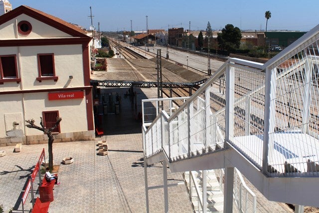 Vila-real denuncia a Renfe y Adif las deficiencias de los ascensores de la estación que limitan la movilidad reducida Vila-real denuncia a Renfe y Adif las deficiencias de los ascensores de la estación que limitan la movilidad reducida
