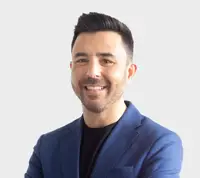 Carles Lamelo, presentador de Gente Viajera Carles Lamelo, presentador de Gente Viajera