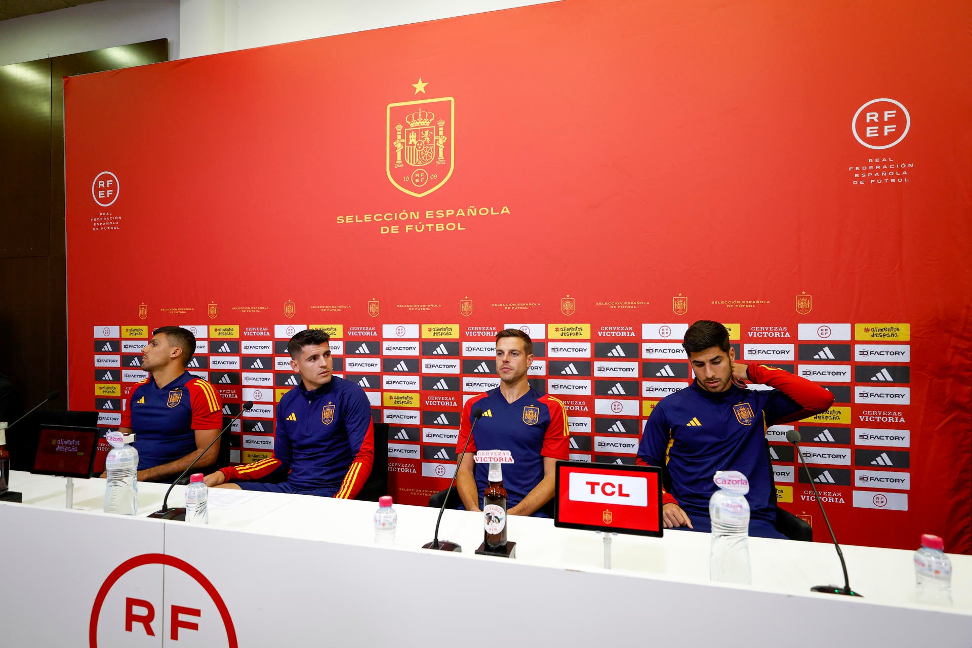 Los jugadores de la Selección rompen su silencio y califican como "inaceptable" el comportamiento de Rubiales Los jugadores de la Selección rompen su silencio y califican como "inaceptable" el comportamiento de Rubiales