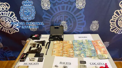 La Policía Nacional desmantela en Elche un piso desde el que se vendía droga que ya fue interceptado el pasado año. La Policía Nacional desmantela en Elche un piso desde el que se vendía droga que ya fue interceptado el pasado año.