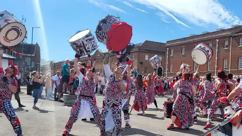 Batala Mundo en su actuación en Portsmouths (Inglaterra) Batala Mundo en su actuación en Portsmouths (Inglaterra)