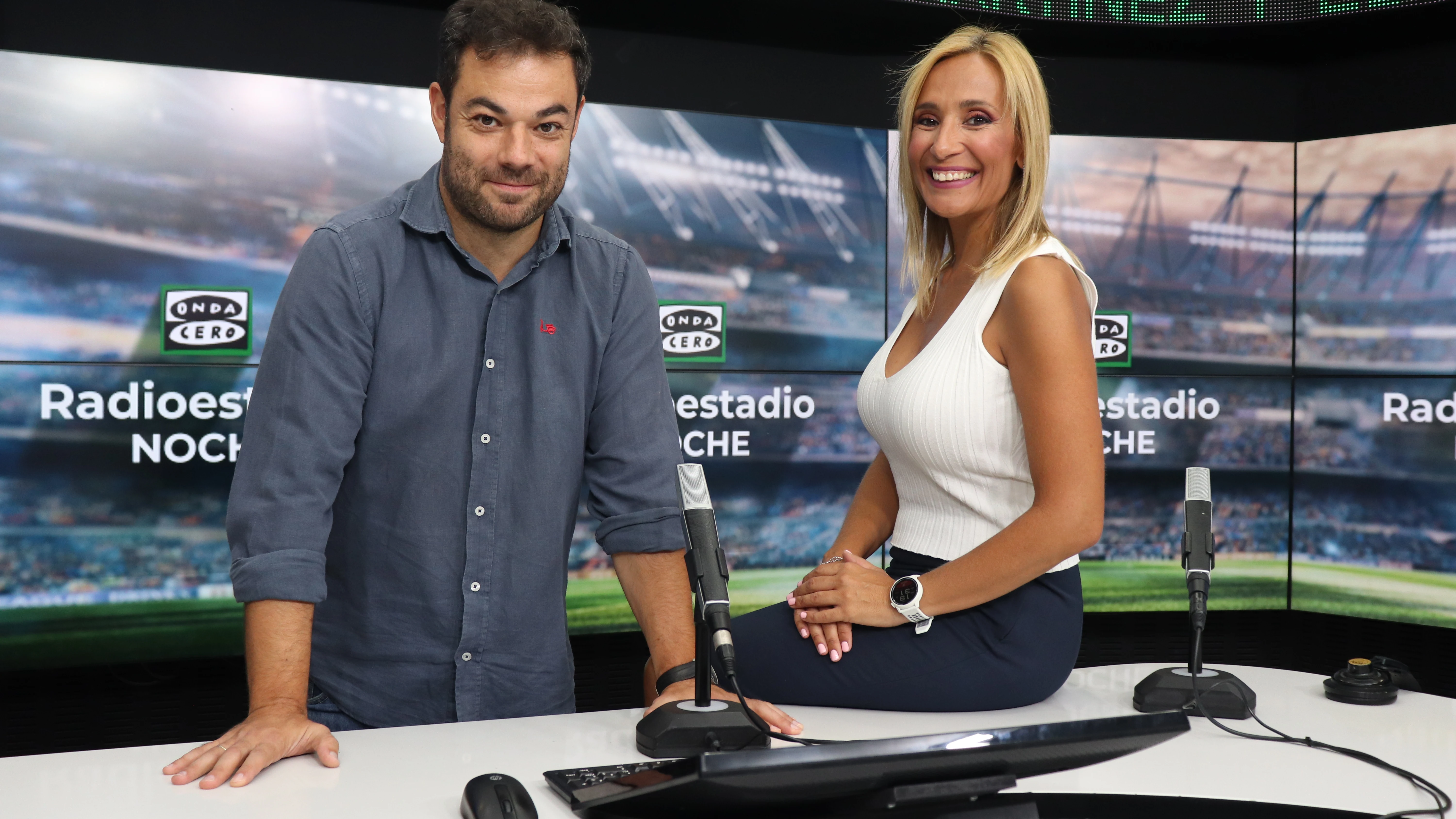 Roc&iacute;o Mart&iacute;nez y Edu Pidal, presentadores de Radioestadio noche.