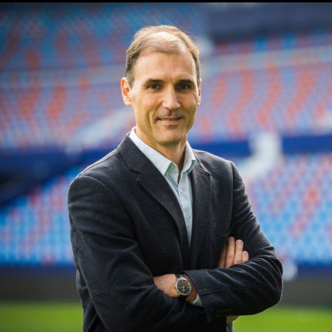 El PSPV-PSOE denuncia incompatibilidades del director general de Deportes por su pasado en el Valencia El PSPV-PSOE denuncia incompatibilidades del director general de Deportes por su pasado en el Valencia