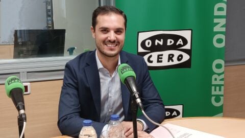 Alejandro Navarro en los estudios de Onda Cero Alcal&aacute; de Henares