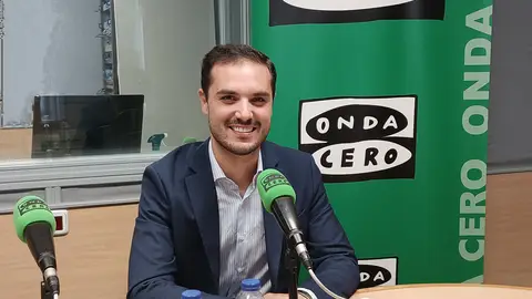 el nuevo alcalde de Torrejón de Ardoz, Alejandro Navarro, en Más de uno Alcalá Alejandro Navarro en los estudios de Onda Cero Alcalá de Henares