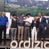 Eneko Goiburu de Segura repite triunfo en el concurso de quesos de Ordizia