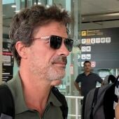 Rodolfo Sancho llega al aeropuerto internacional de Suvarnabhumi en la capital de Tailandia.
