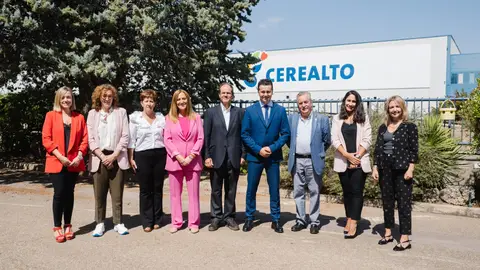 El ministro de Industria visita la planta de Siro en Venta de Baños y reitera el apoyo del Gobierno a la industria en CyL .