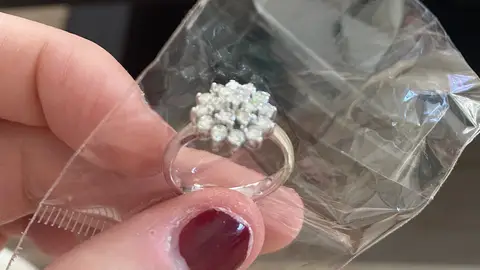 La Policía Local de Orihuela recupera tres anillos valorados en más de 9.000 euros robo